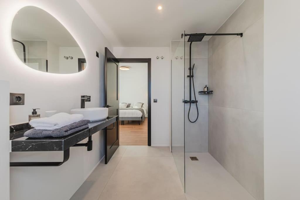 Villa Con Piscina Privada Хельвес Экстерьер фото