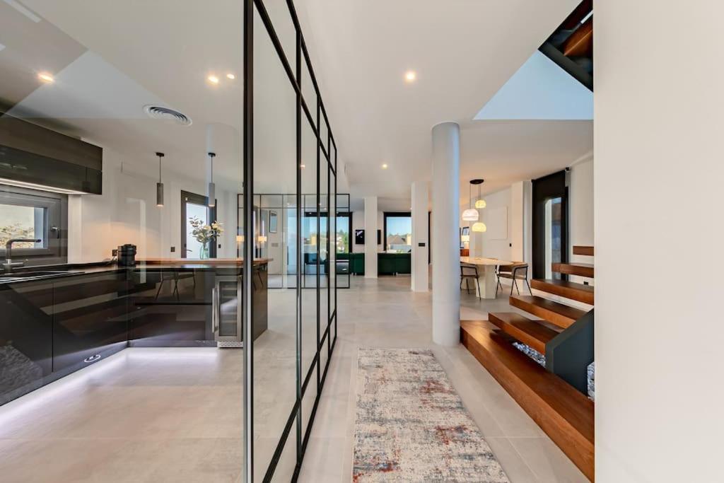 Villa Con Piscina Privada Хельвес Экстерьер фото