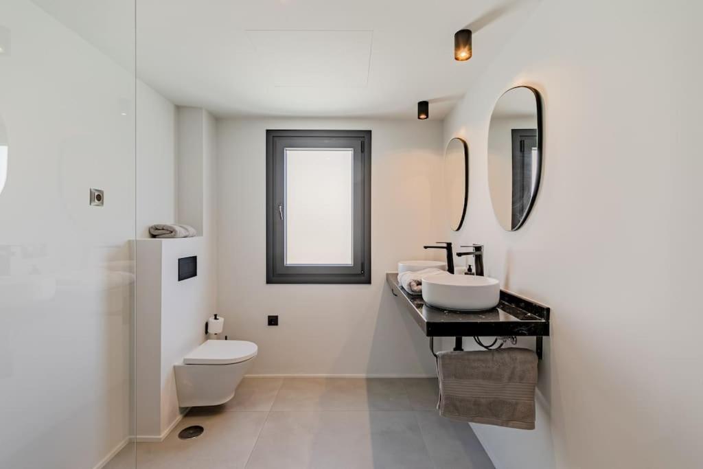 Villa Con Piscina Privada Хельвес Экстерьер фото