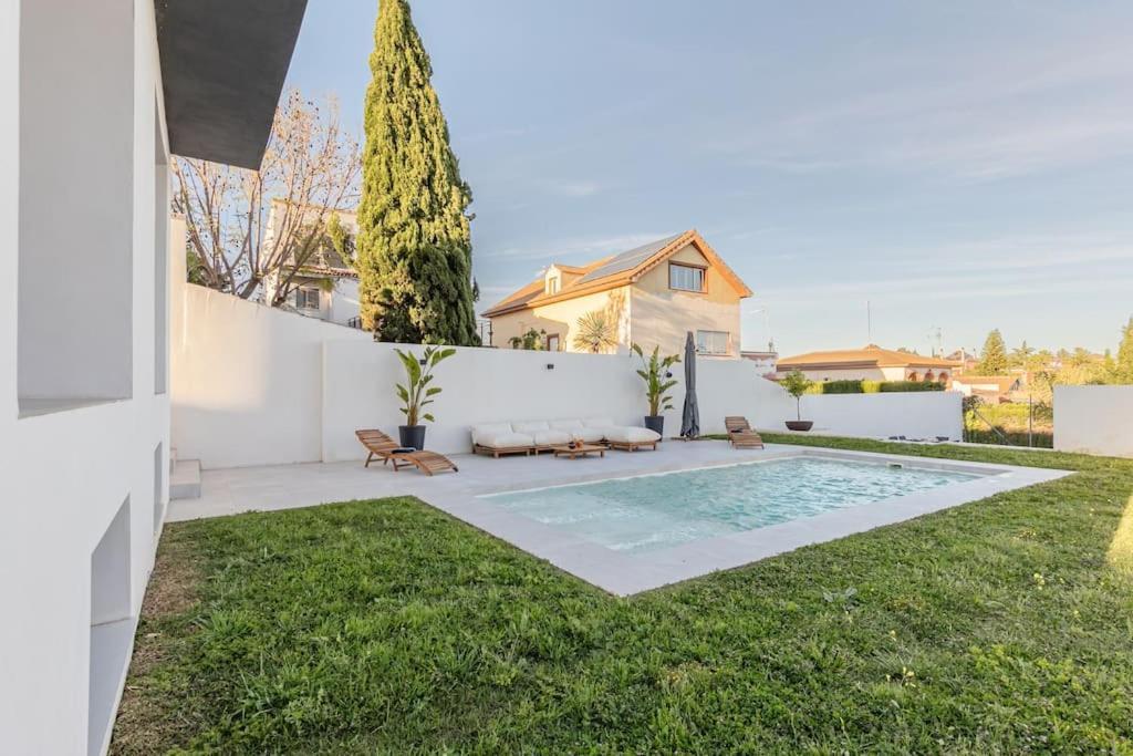 Villa Con Piscina Privada Хельвес Экстерьер фото
